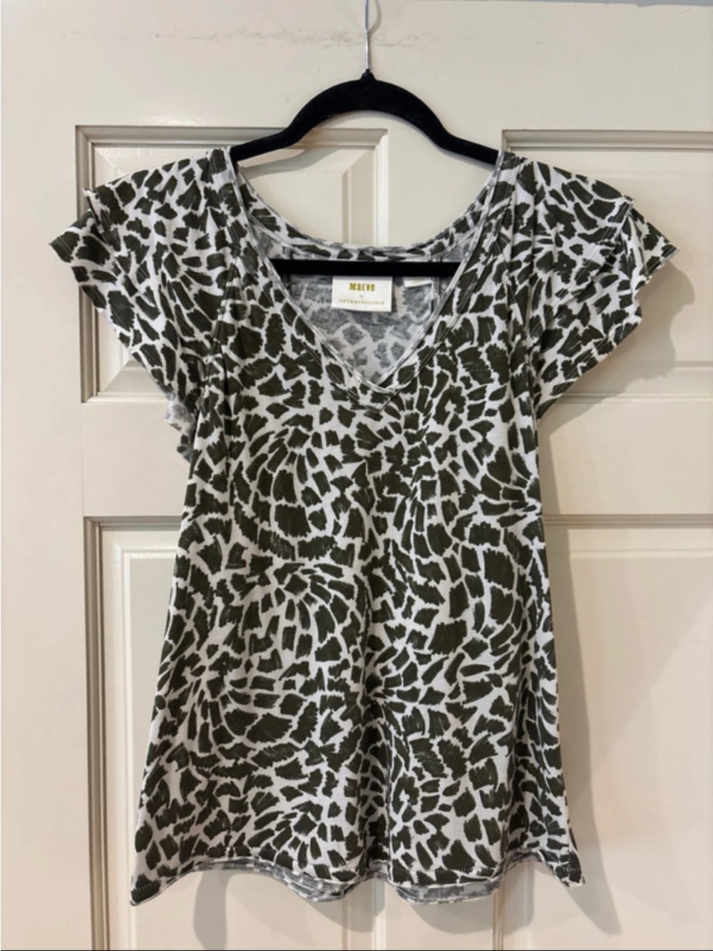 Maeve Olive and White V-Neck Animal Print Short Sleeve Top